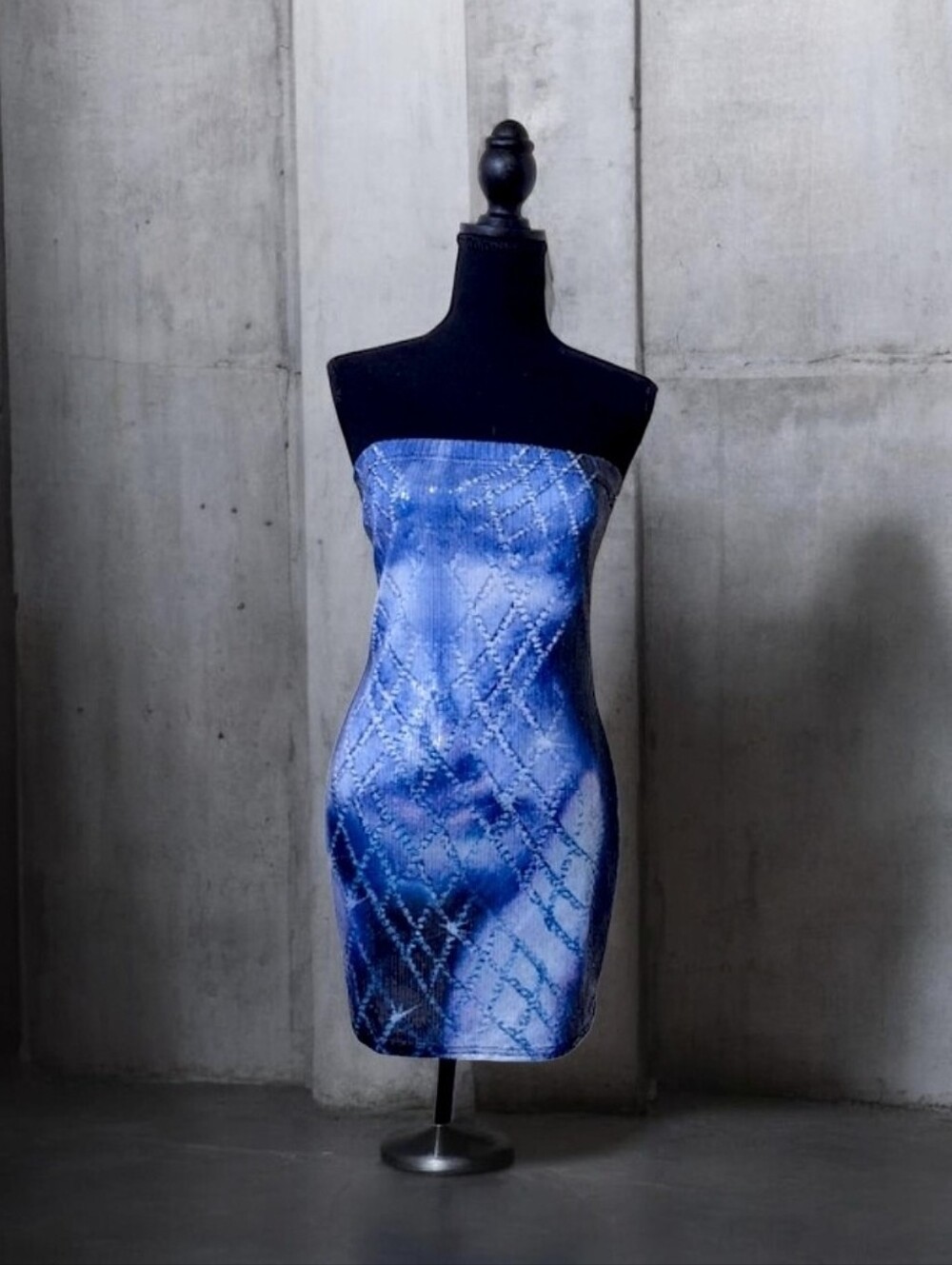 PLT Pretty Little Thing Strapless Blue Sequin Printed Mini‎ Dress Bodycon US 6